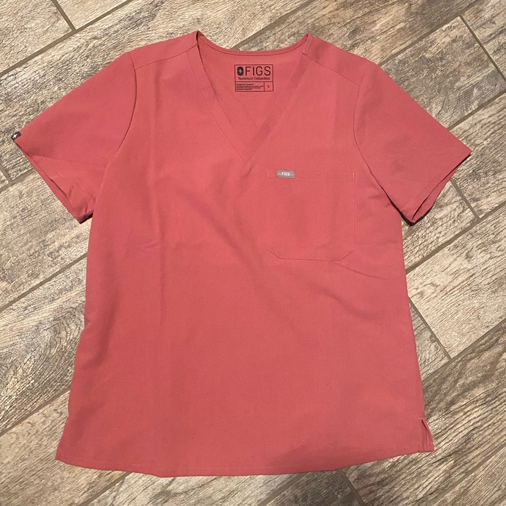 ‼️Figs scrub top‼️